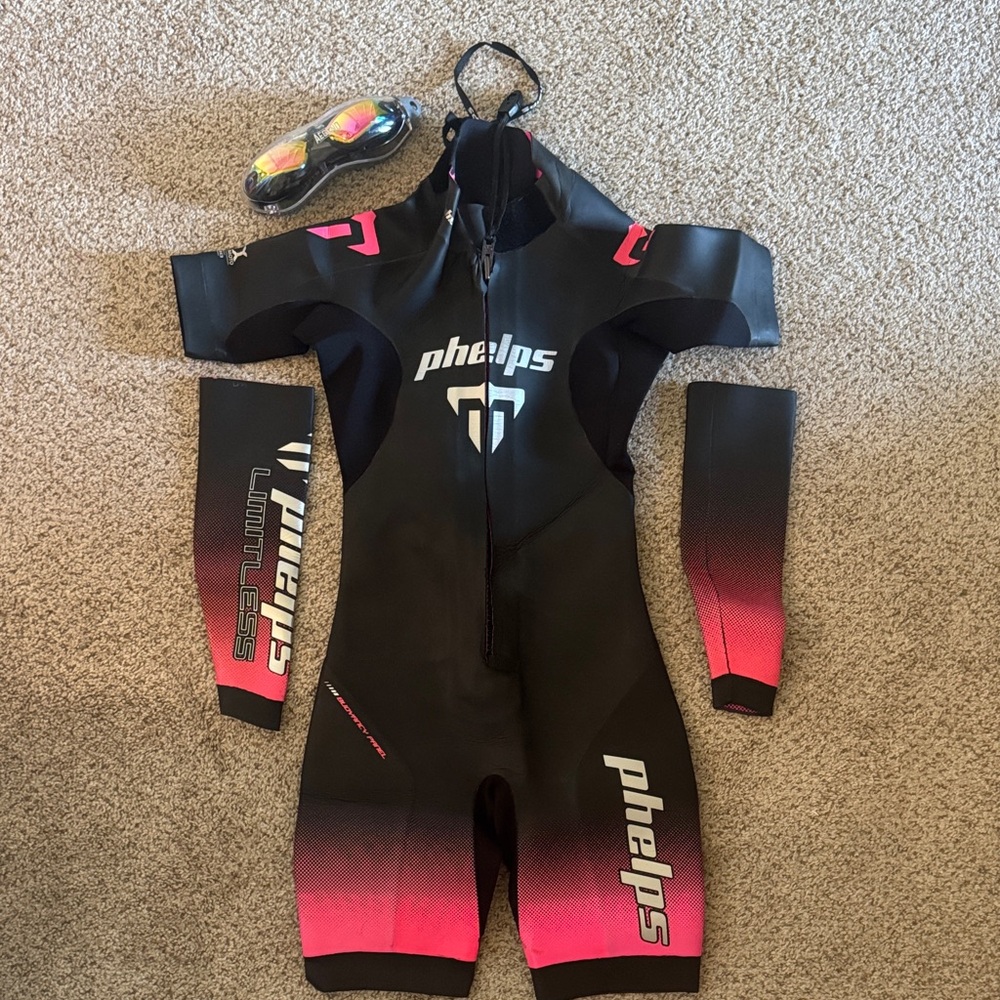 Phelps Limitless SwimRun Wetsuit/ AEGENO Goggles